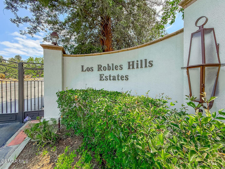 Property Photo:  395 Sherwood Court  CA 91361 