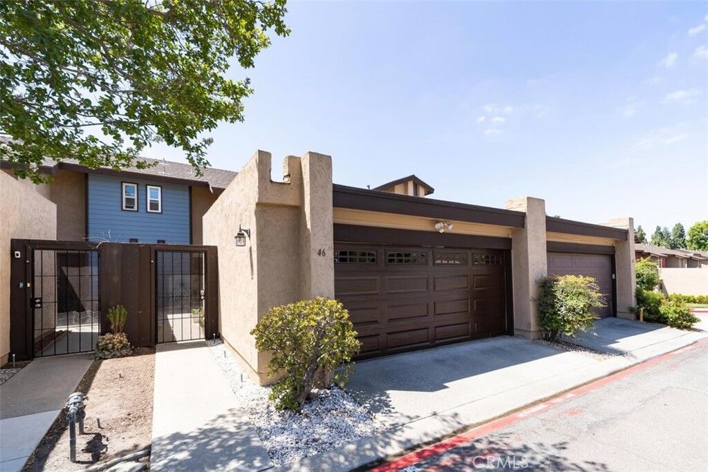 Property Photo:  140 E El Norte 46  CA 92026 