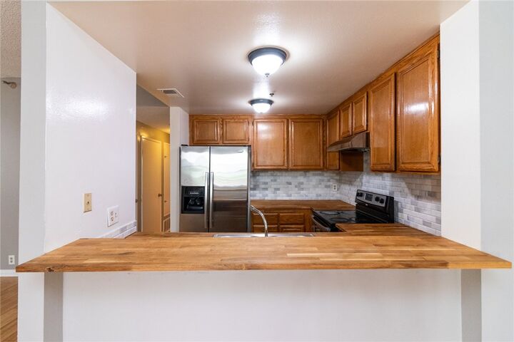 Property Photo:  730 W 4th Street 306  CA 90802 