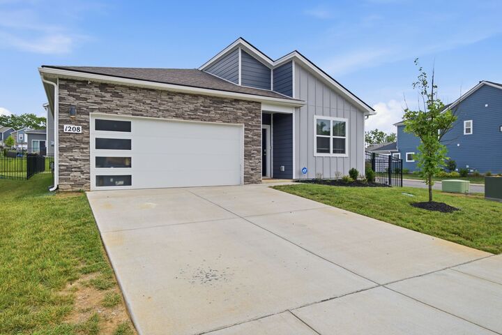 Property Photo: 1208 Linn Cove Ct TN 37066