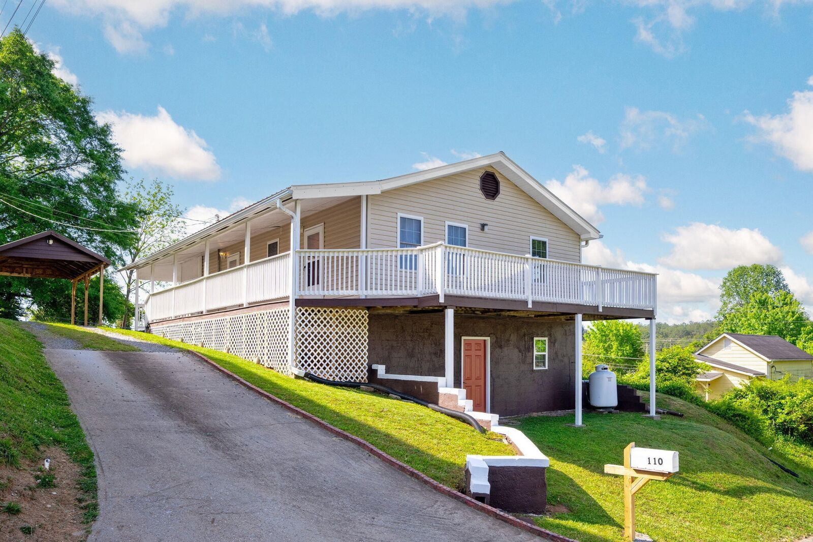 Property Photo:  110 School House Hill Street  TN 37317 