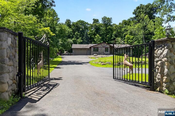 Property Photo:  64 Ricker Drive  NJ 07456 