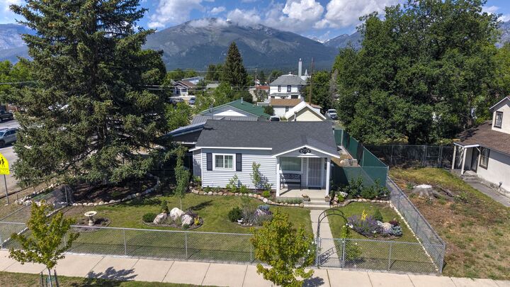 Property Photo:  201 N 4th Street  MT 59840 