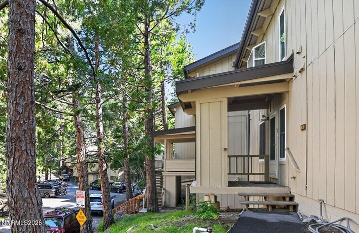 Property Photo: 321 Ski Way NV 89451