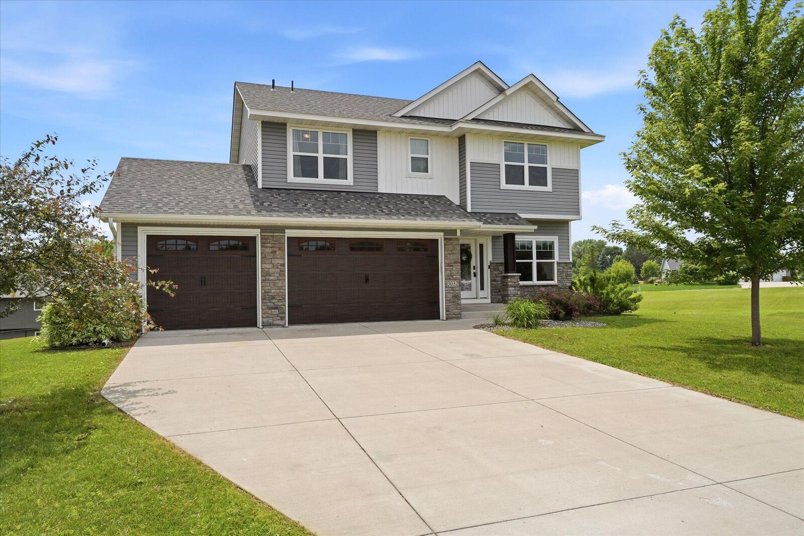 Property Photo: 3032 Tamarack Circle MN 55349