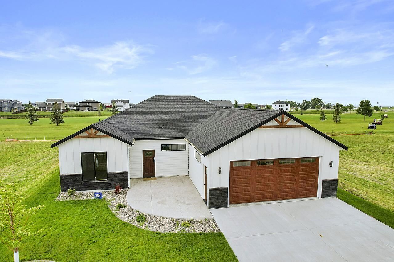 Property Photo: 215 Emma Court ND 58059