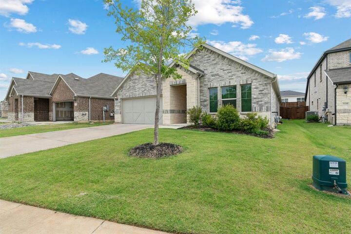 Property Photo:  3112 Kingsgarden Road  TX 76207 