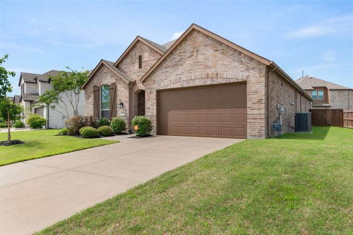 Property Photo:  1545 Sugarberry Drive  TX 75126 