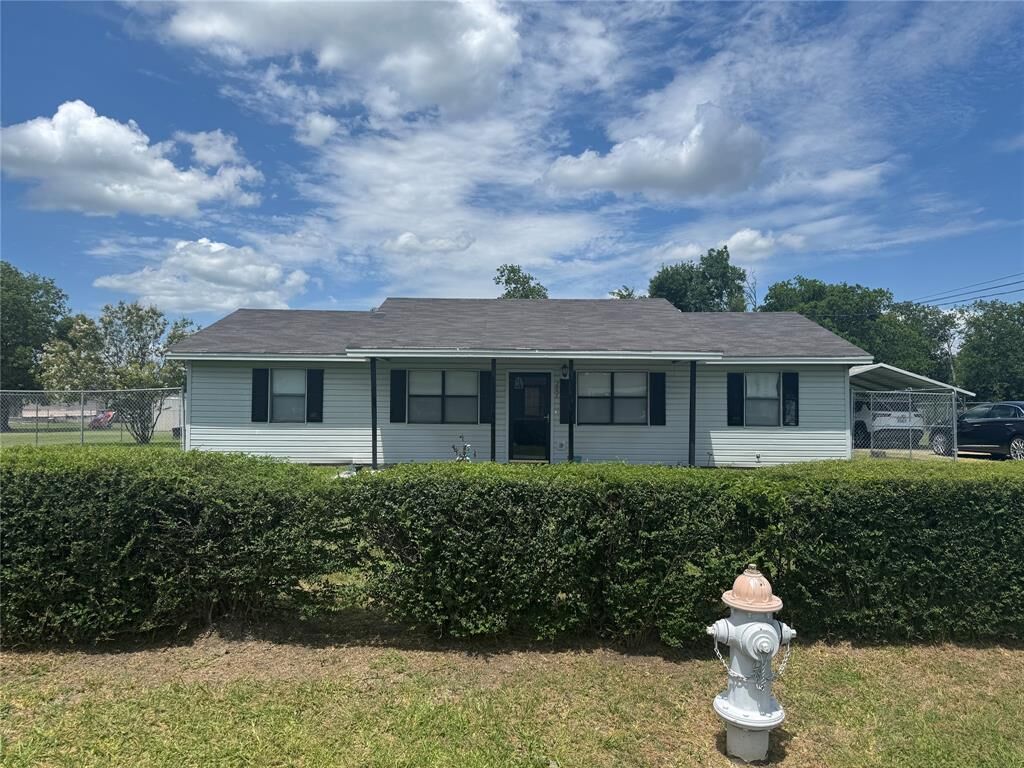 Property Photo:  207 College Mound Road  TX 75160 