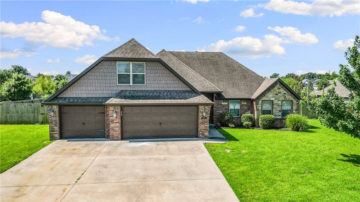 Property Photo: 23089 Lawlis Road AR 72761