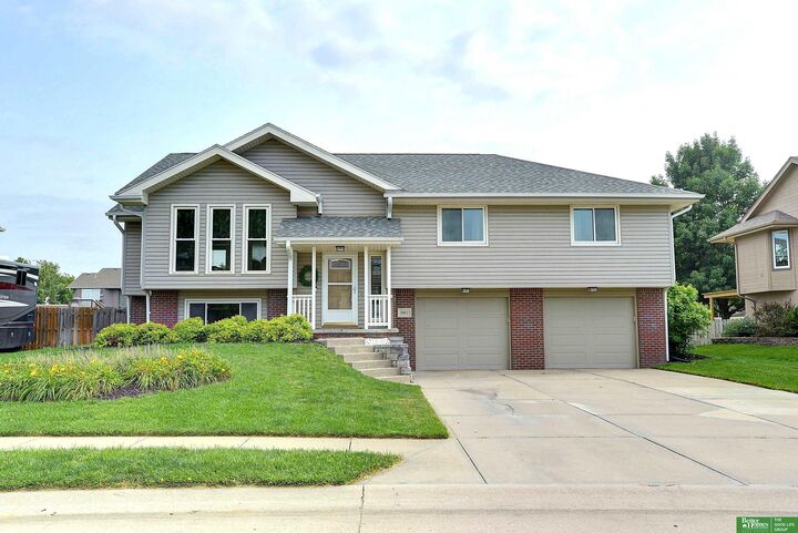 Property Photo:  1812 Ashwood Avenue  NE 68133 