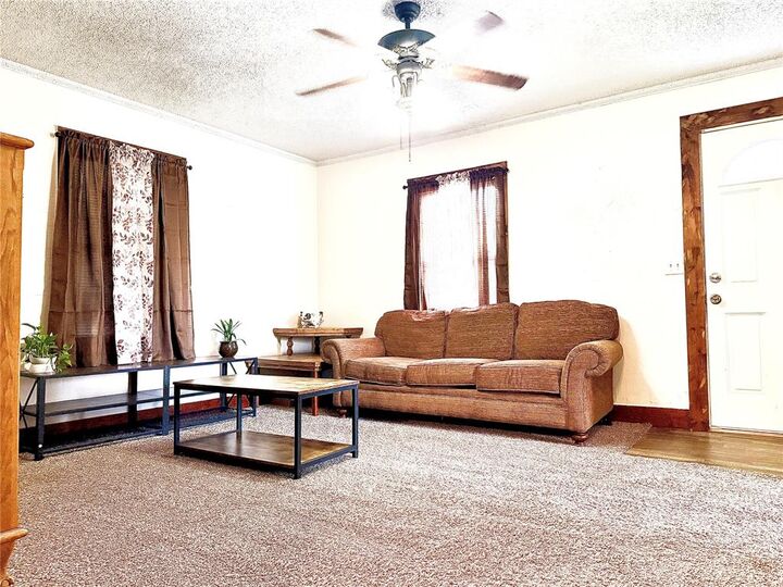 Property Photo: 1128 W Tennessee Avenue OK 73018