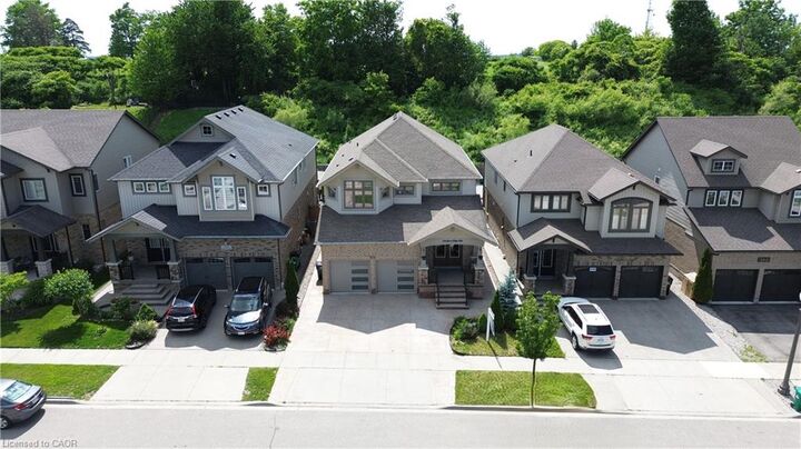 Property Photo: 252 Gravel Ridge Trail ON N2E 0C5