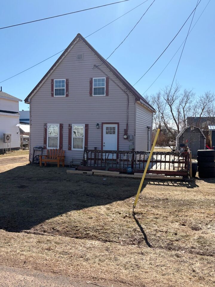 Property Photo: 106 Richmond Street PE C0A 1L0