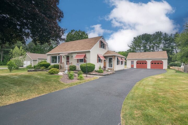 Property Photo:  7 Darby Drive  MA 01085 