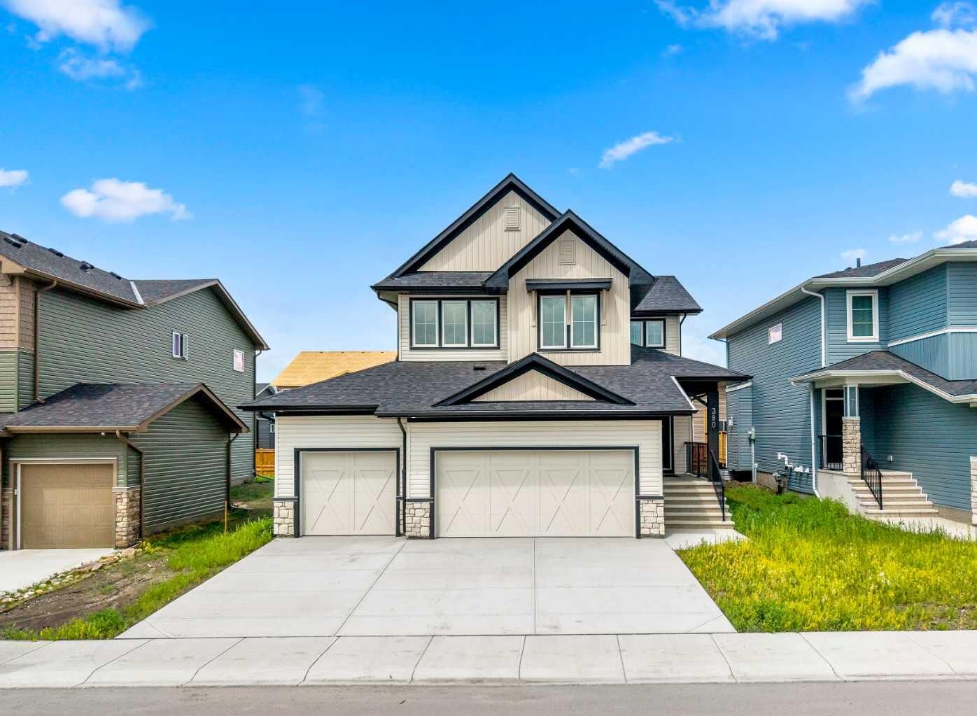 Property Photo: 380 Northern Lights Green AB T0J 1X2