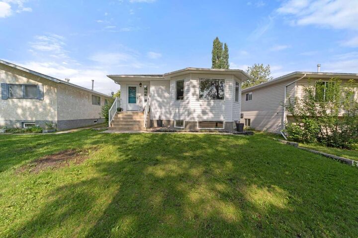 Property Photo: 5224 43 Street AB T4V 1B7