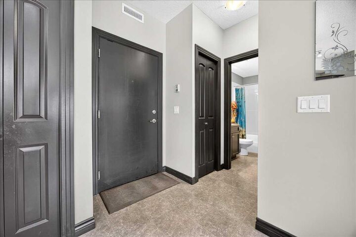 Property Photo:  30 Royal Oak Plaza NW 218  AB T3G 0C1 