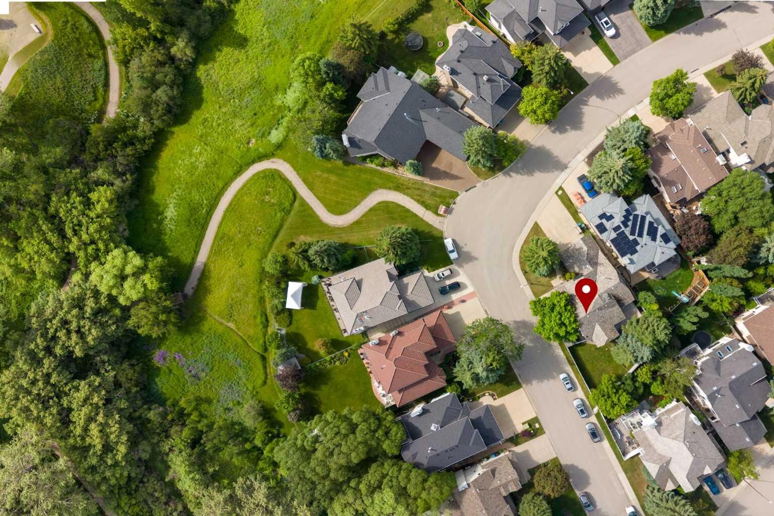 Property Photo: 92 Scandia Hill NW AB T3L 1T9