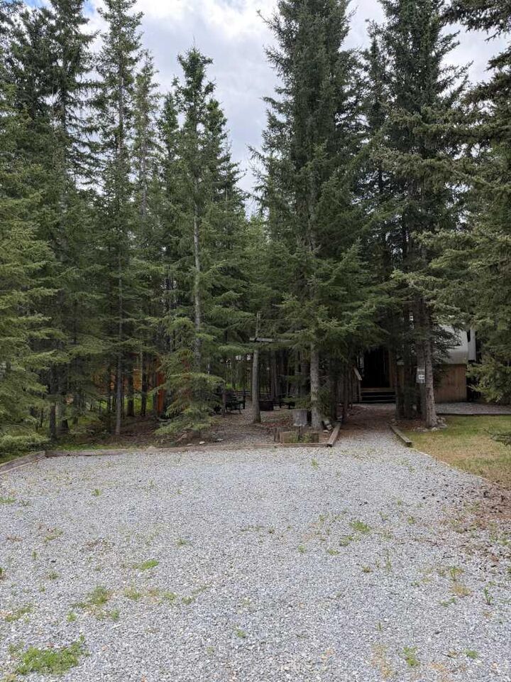 Property Photo: 110-200 4 Avenue SW AB T0M 1X0