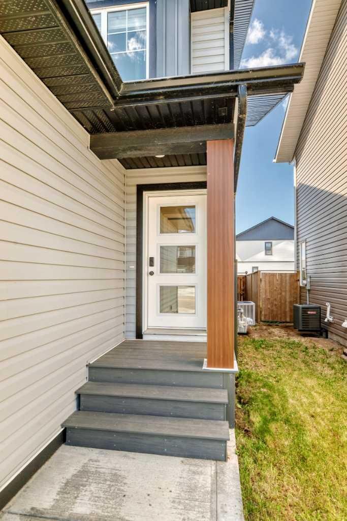 Property Photo:  30 Iron Gate Boulevard  AB T4S 0T6 