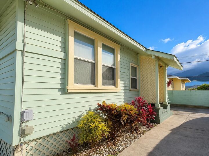 Property Photo: 677 Linekona Pl HI 96793
