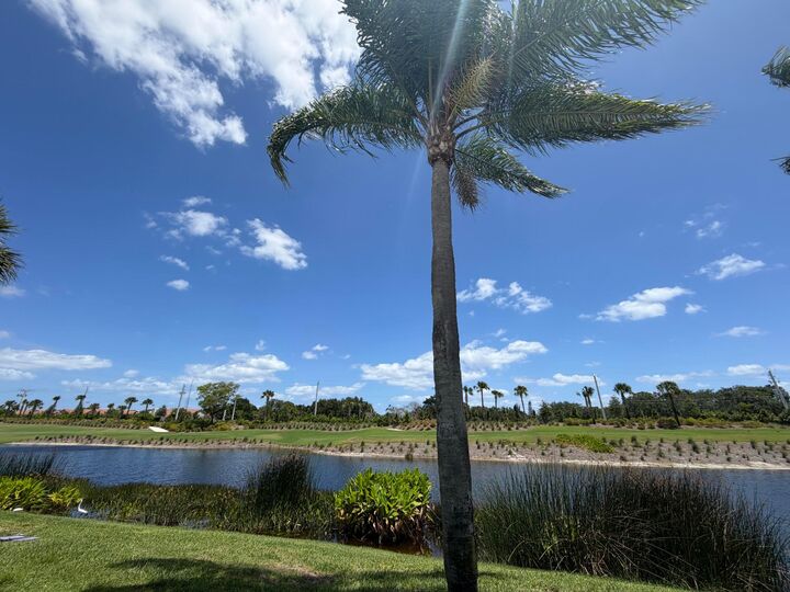 Property Photo:  10860 Tamarisk Trail  FL 33436 