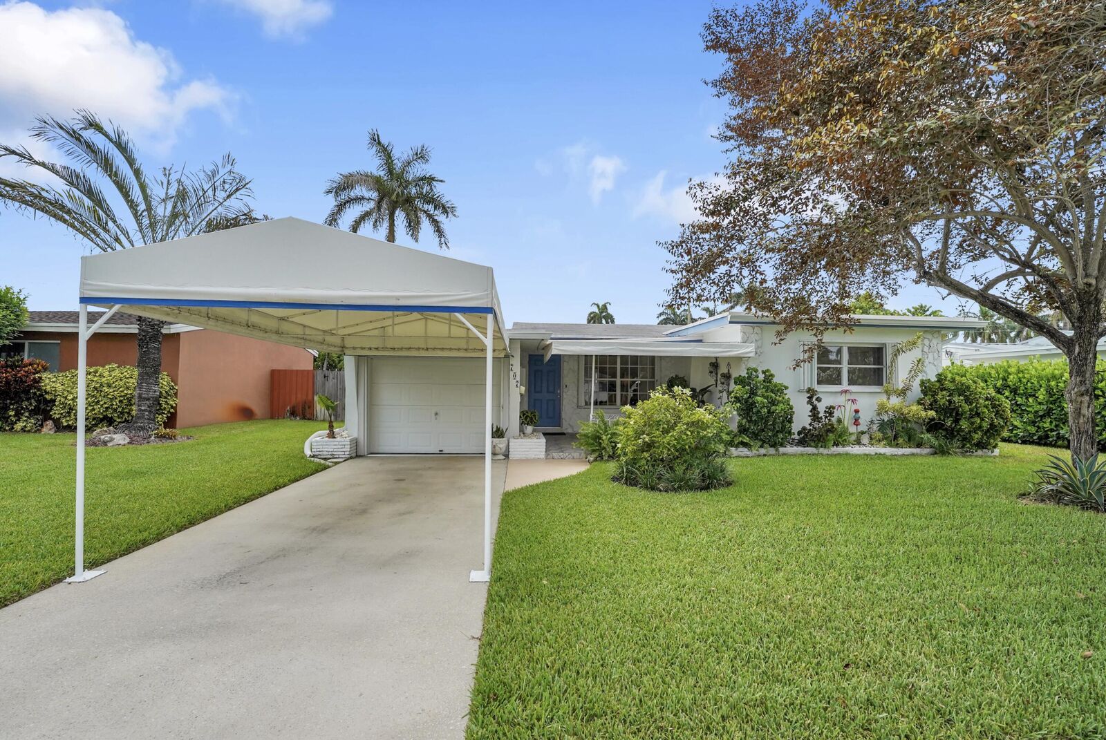 Property Photo: 707 N 32nd Avenue FL 33021