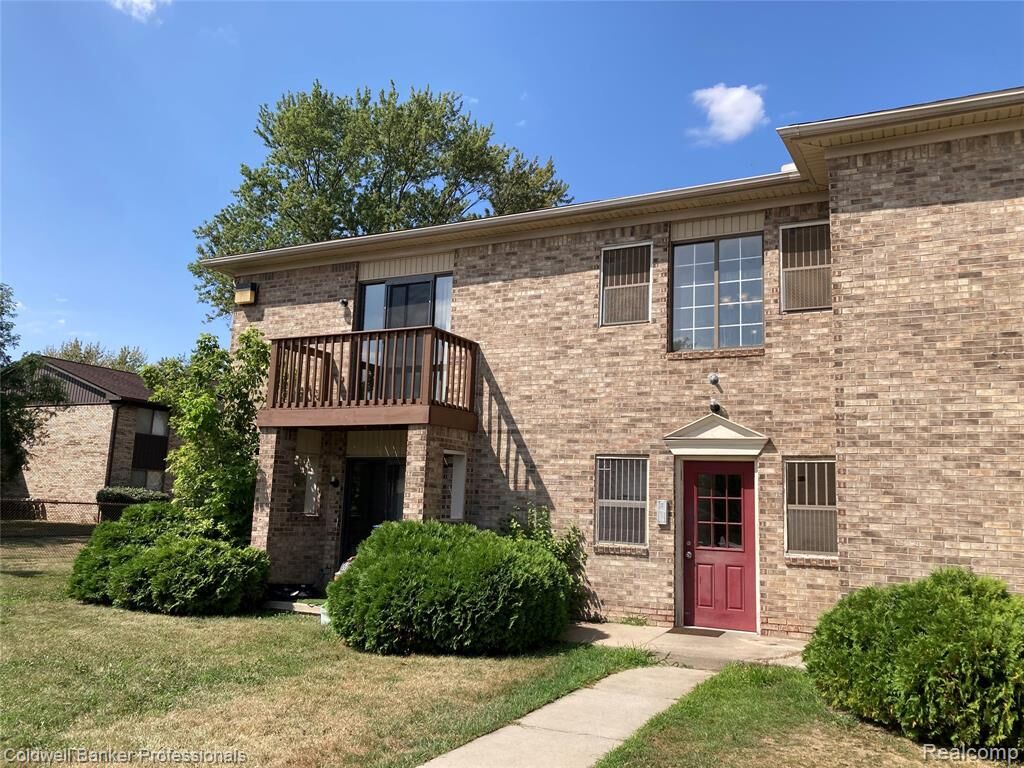 Property Photo: 284 E 13 Mile, Unit #202 MI 48071