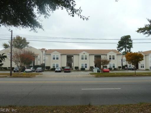 Property Photo: 915 W Little Creek Rd 10 VA 23505