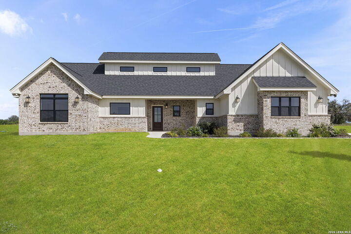 Property Photo:  156 Firewheel Loop  TX 78114 