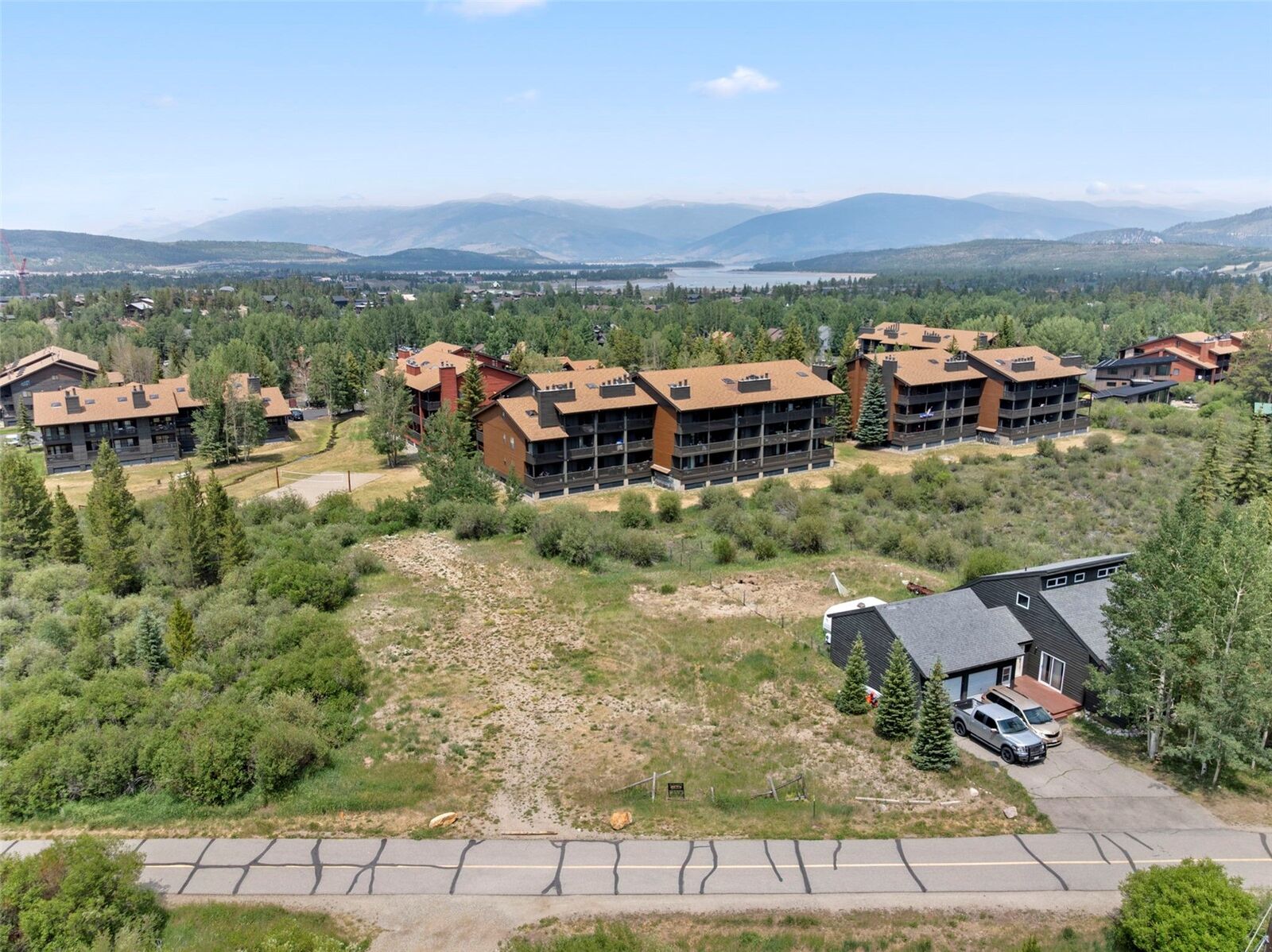 Property Photo:  523 Temple Trail  CO 80443 