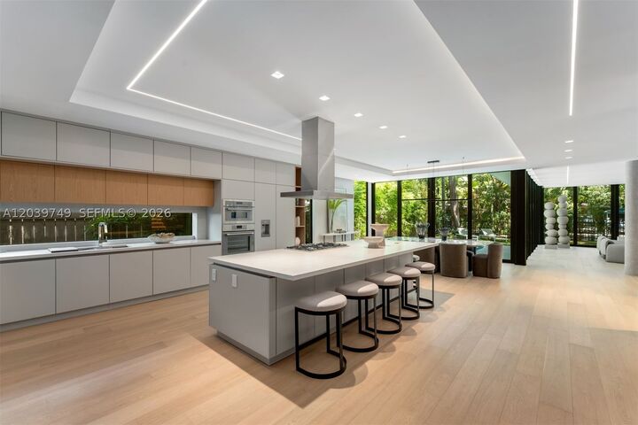 Property Photo: 3579 Avocado Ave FL 33133
