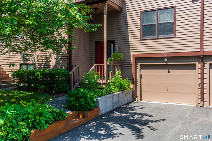 Property Photo:  6 Rolling Ridge Road 6  CT 06468 