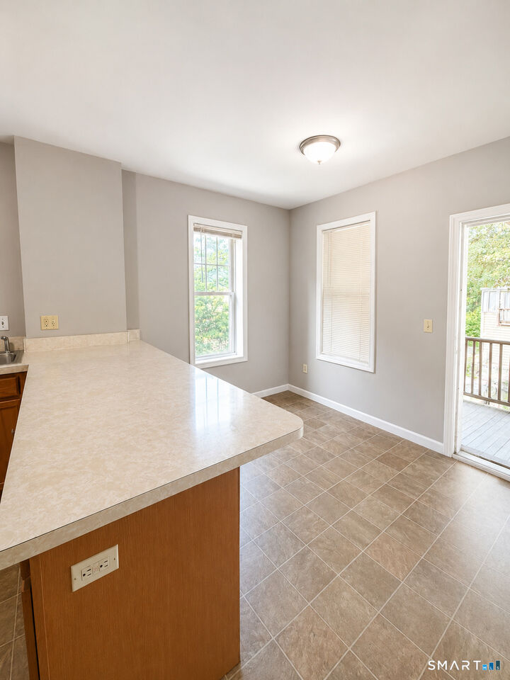 Property Photo: 164 Babcock Street 2N CT 06106