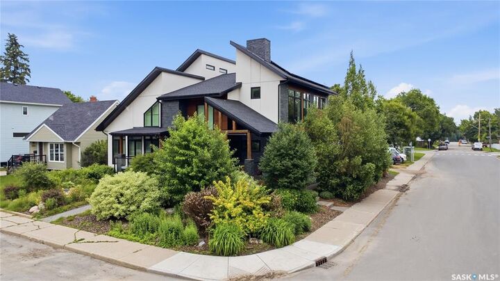 Property Photo: 1602 Edward Avenue SK S7K 3B6