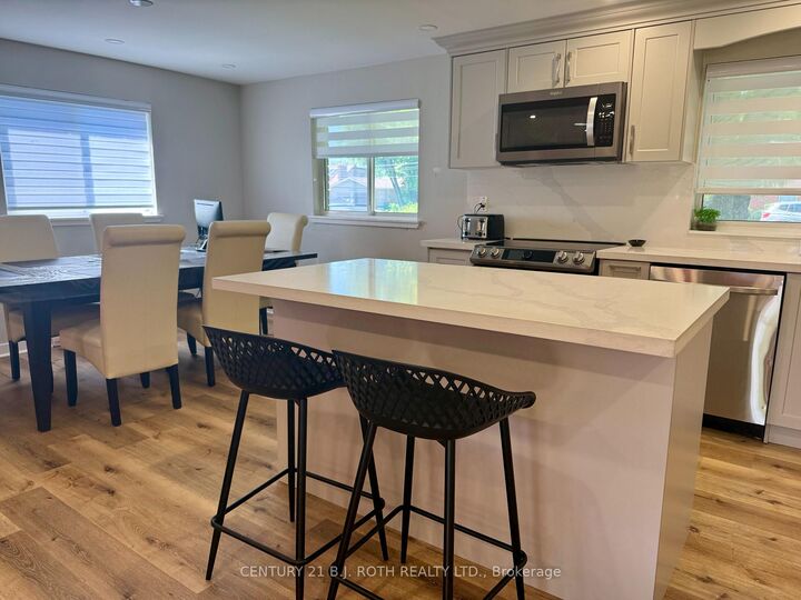 Property Photo:  7 Pinetree Court  ON L0K 1B0 