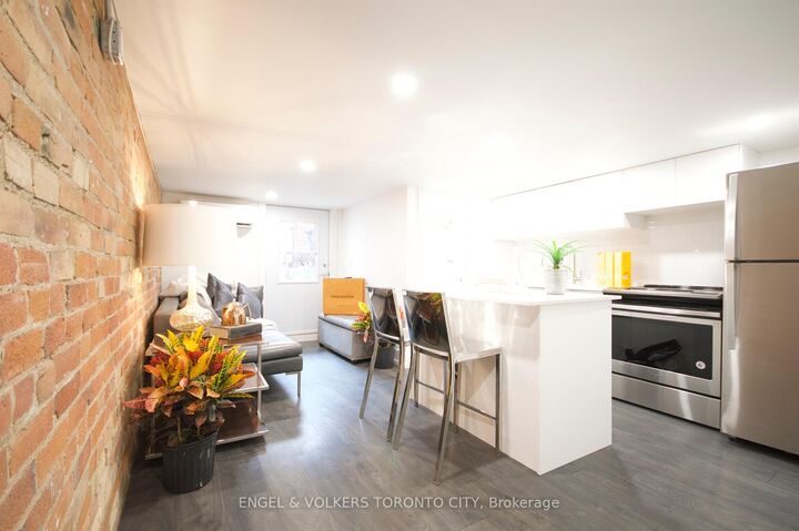 Property Photo: 173 Carlton Street Lower 1 ON M5A 2K3
