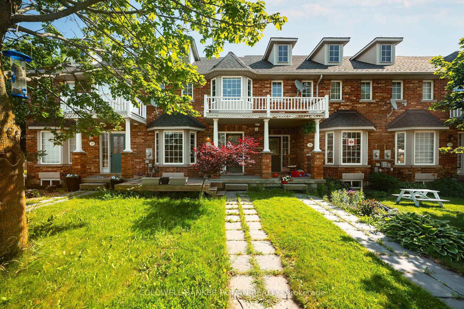 Property Photo: 77 Montgomery Boulevard ON L9W 5H6