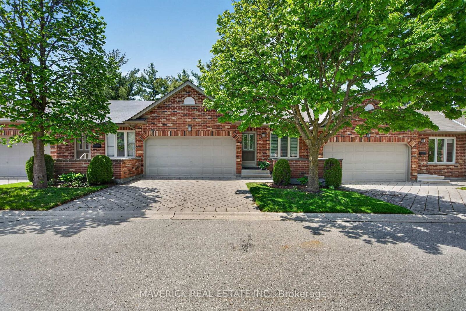 Property Photo: 43 Capulet Walk 46 ON N6H 5V5