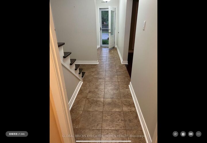Photo de la propriété:  5 Onslow Court Room#4  ON L6H 1J2 