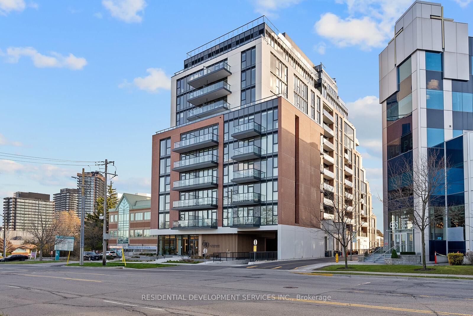 Property Photo:  699 Sheppard Avenue E 1111  ON M2K 0J5 