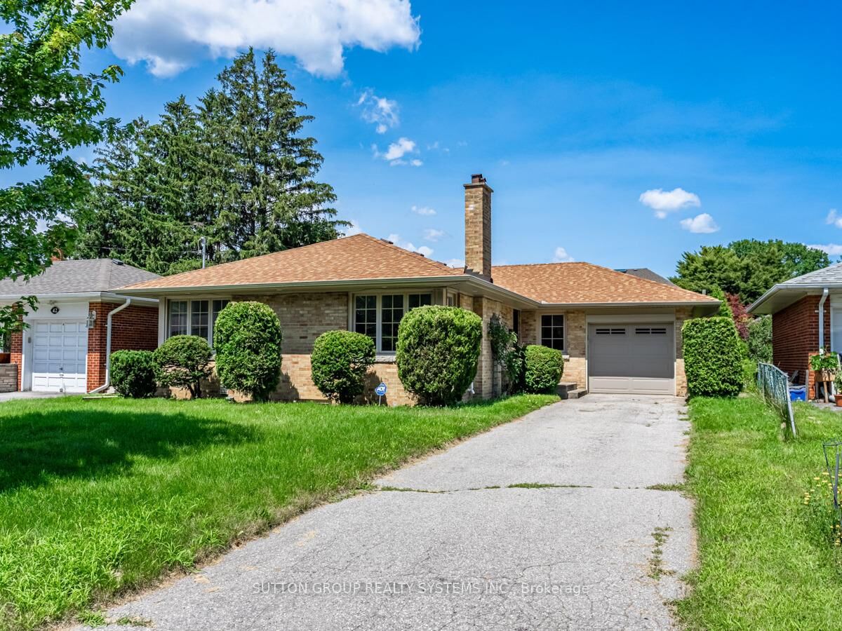 Property Photo: 44 Saybrook Avenue ON M8Z 2V4