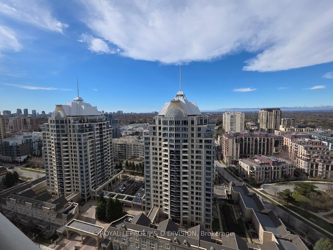 Property Photo:  3 Rean Drive 2103  ON M2K 3C2 