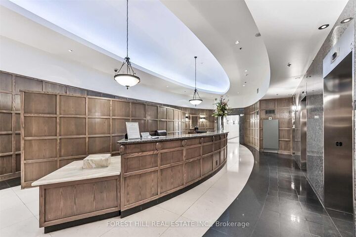 Property Photo:  102 Bloor Street W 708  ON M5S 1M8 