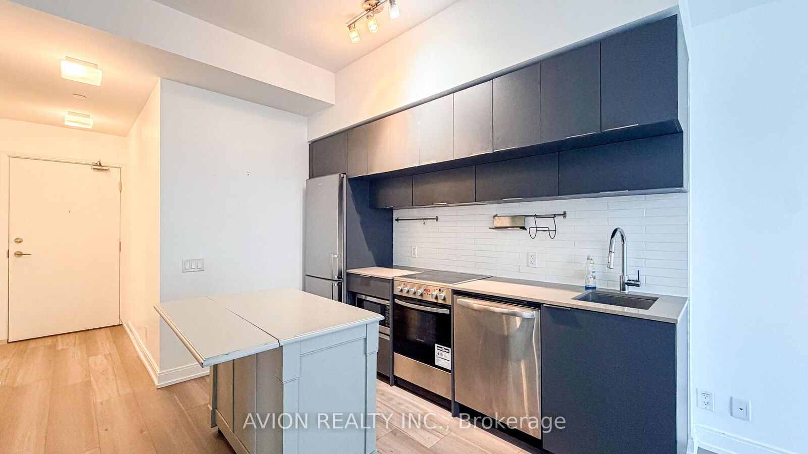 Property Photo:  181 Dundas Street E 2501  ON M5A 0N5 