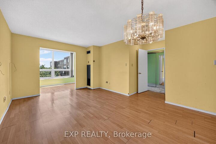 Property Photo: 326 Major Mackenzie Drive E 716 ON L4C 8T4