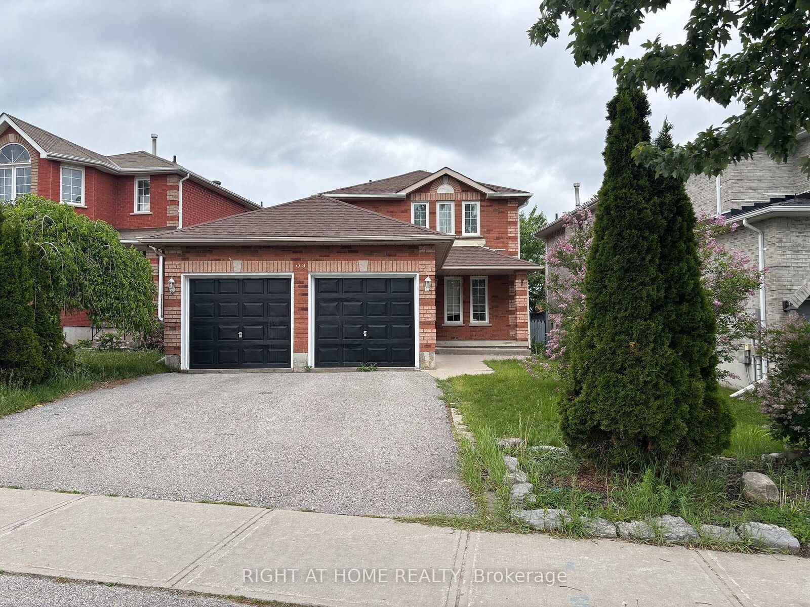 Property Photo:  99 Widgeon Street  ON L4N 8W3 