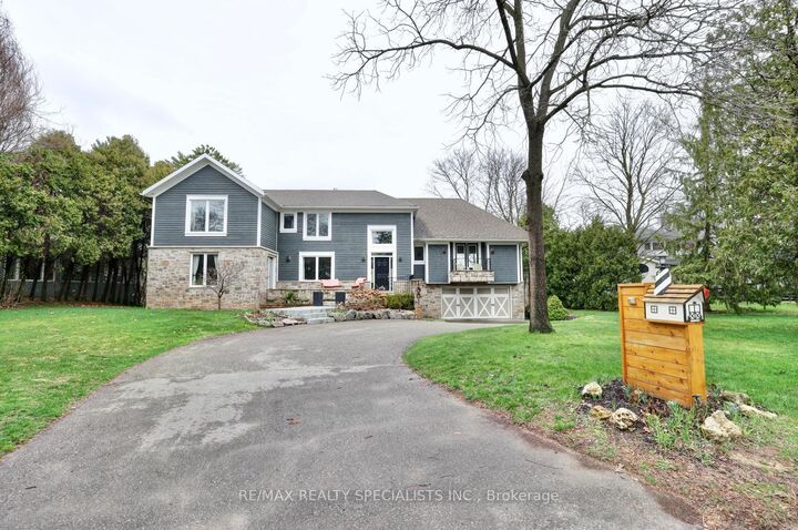 Property Photo: 1301 Gatehouse Drive ON L5H 1A6