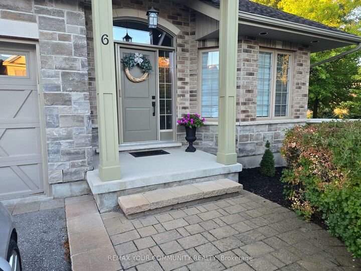 Property Photo: 10 Reddington Drive 6 ON L7E 4C3